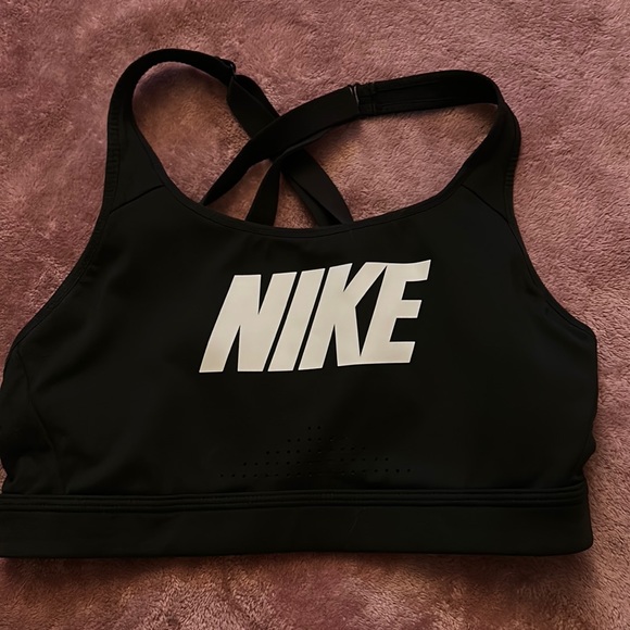 Bundle Nike Sports Bra & Old Navy ☘️ - Picture 3 of 11